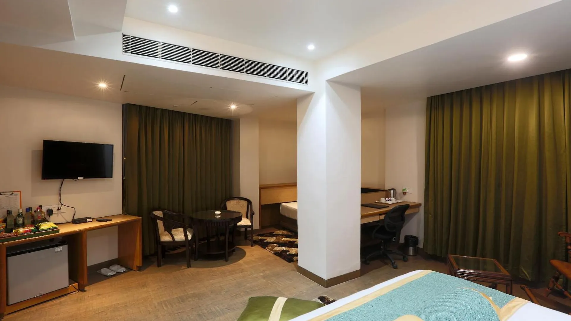 Hotel Silky Igi Airport Delhi Нью-Дели