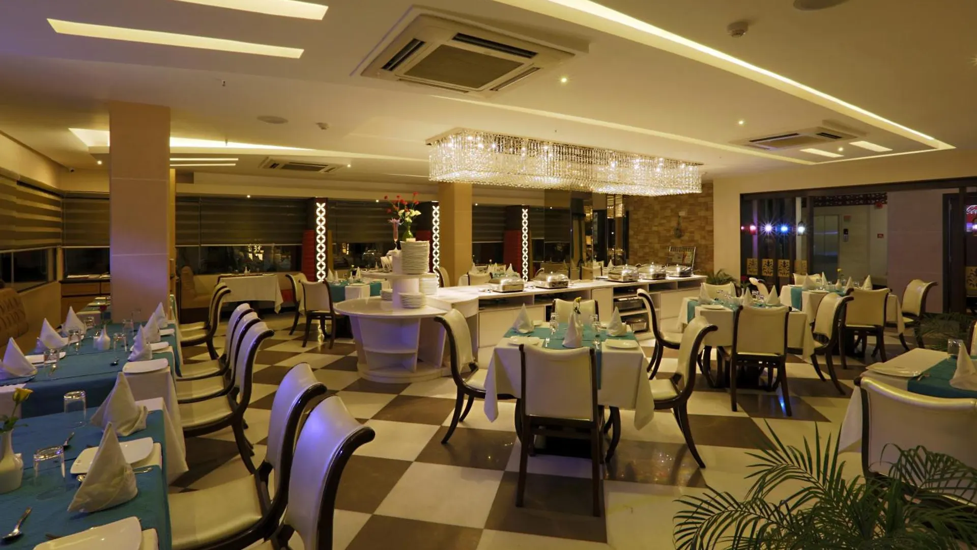 Hotel Silky Igi Airport Delhi Нью-Дели 4*,  Индия