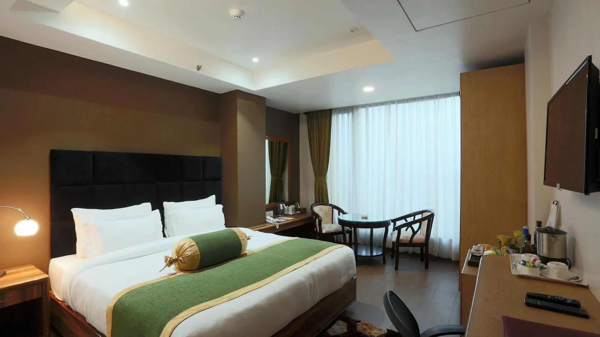 Hotel Silky Igi Airport Delhi Нью-Дели 4*,
