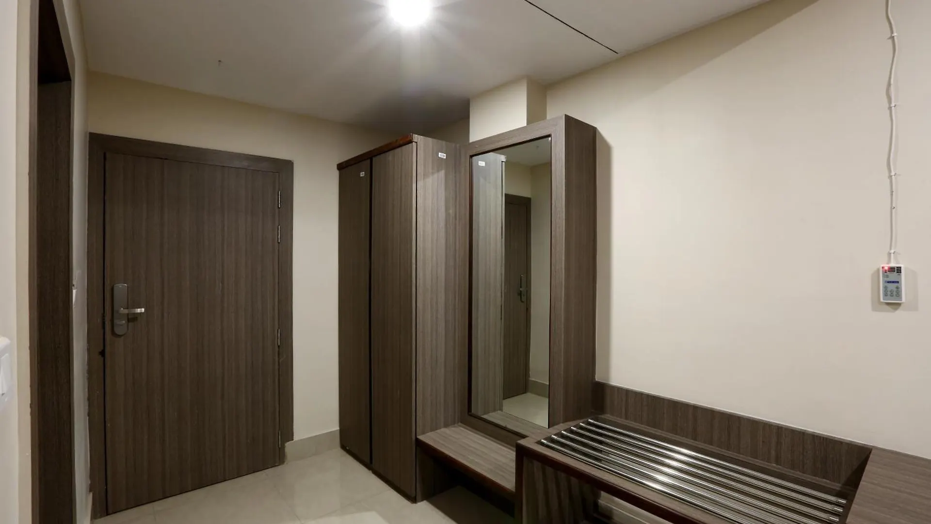 Hotel Silky Igi Airport Delhi New Delhi 4*,