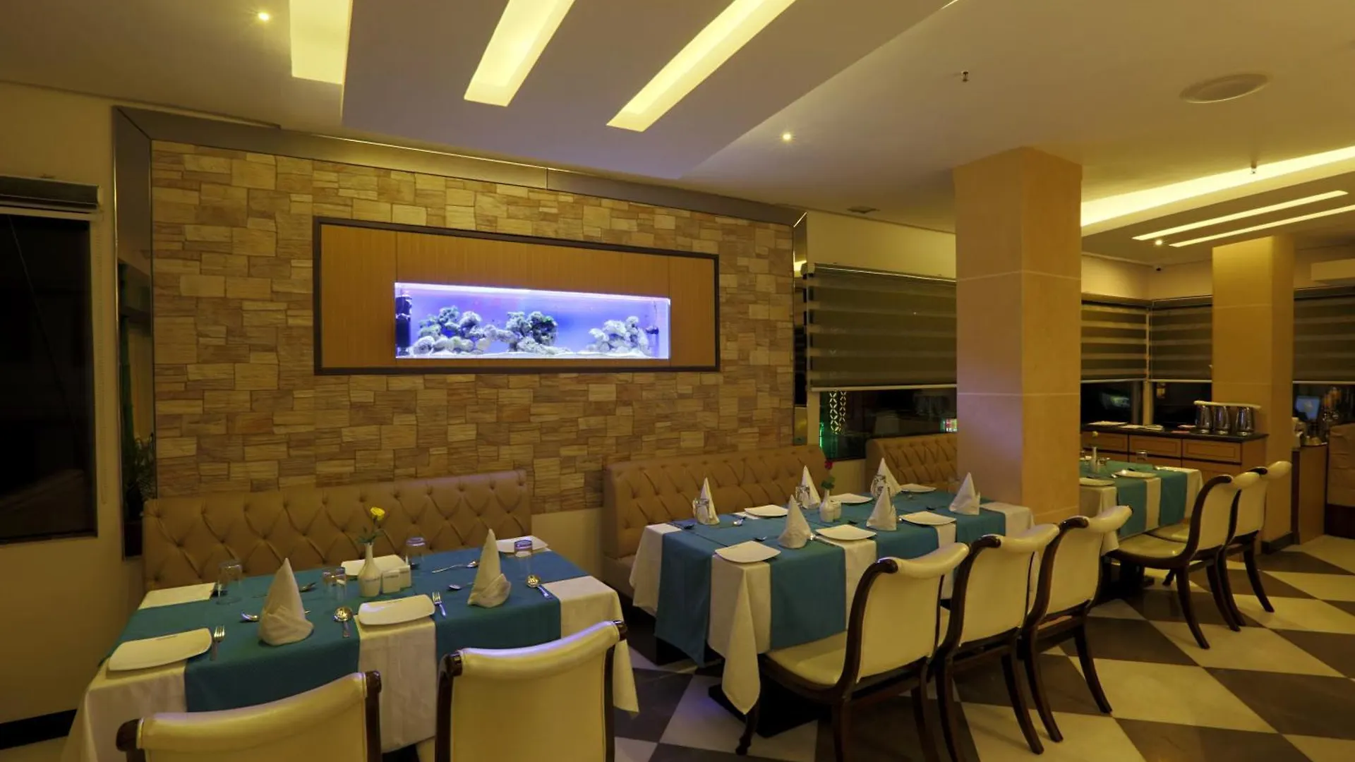 Hotel Silky Igi Airport Delhi New Delhi 4*,  India