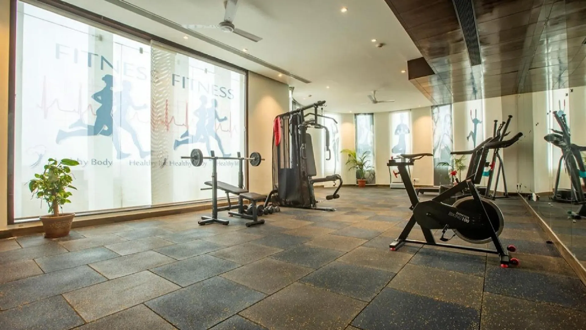Hotel Silky Igi Airport Delhi New Delhi 4*,